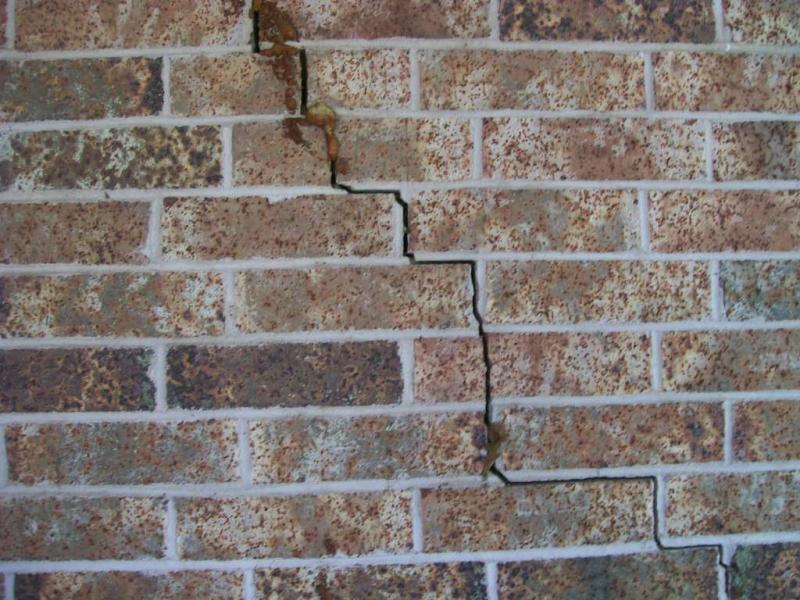 Exterior Wall Stress Crack